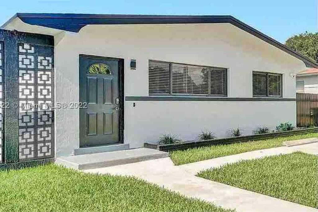 Newly Renovated/Near Sunny Isles Beach/Fre-Parking Норт Маями Бийч Екстериор снимка