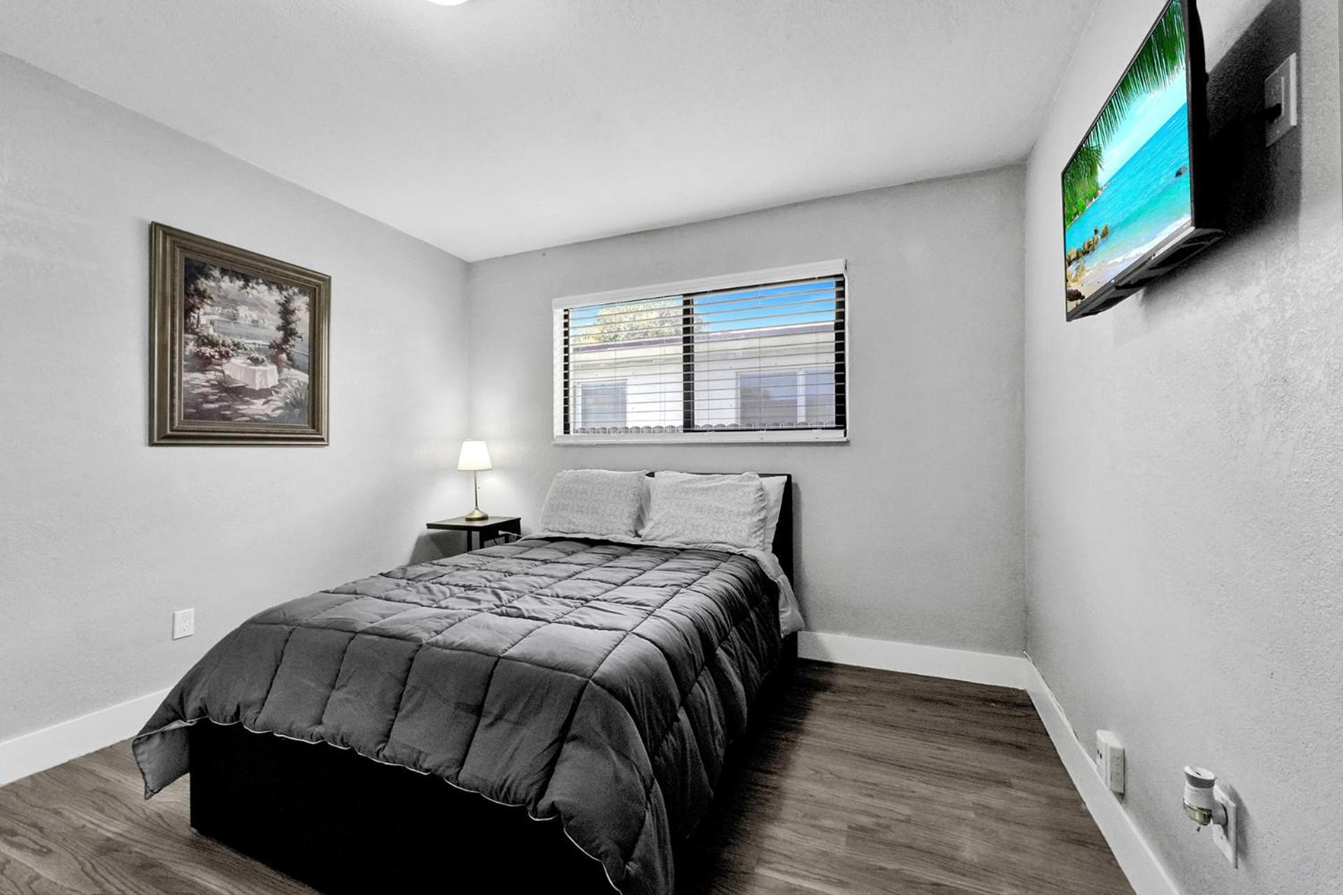 Newly Renovated/Near Sunny Isles Beach/Fre-Parking Норт Маями Бийч Екстериор снимка