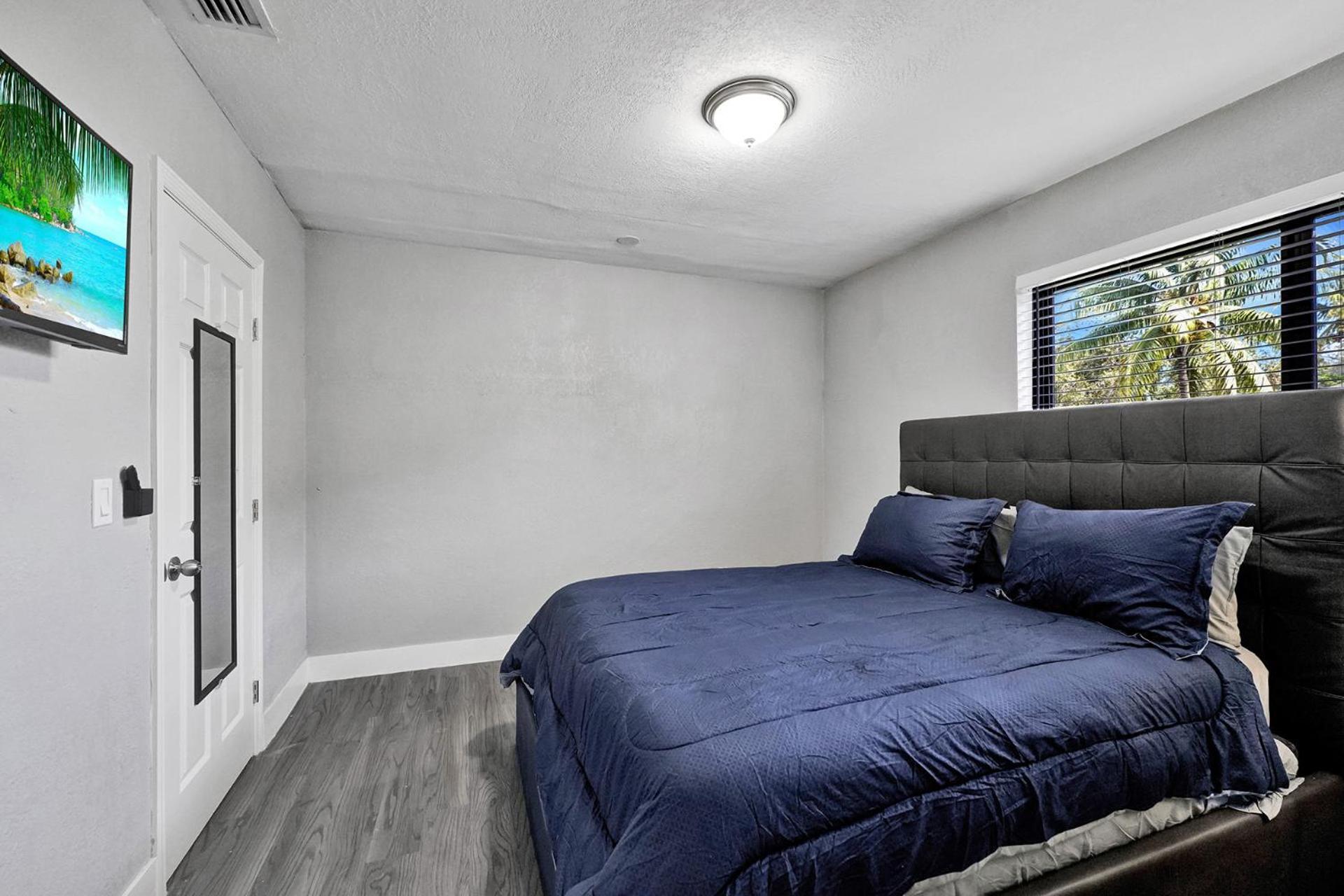 Newly Renovated/Near Sunny Isles Beach/Fre-Parking Норт Маями Бийч Екстериор снимка