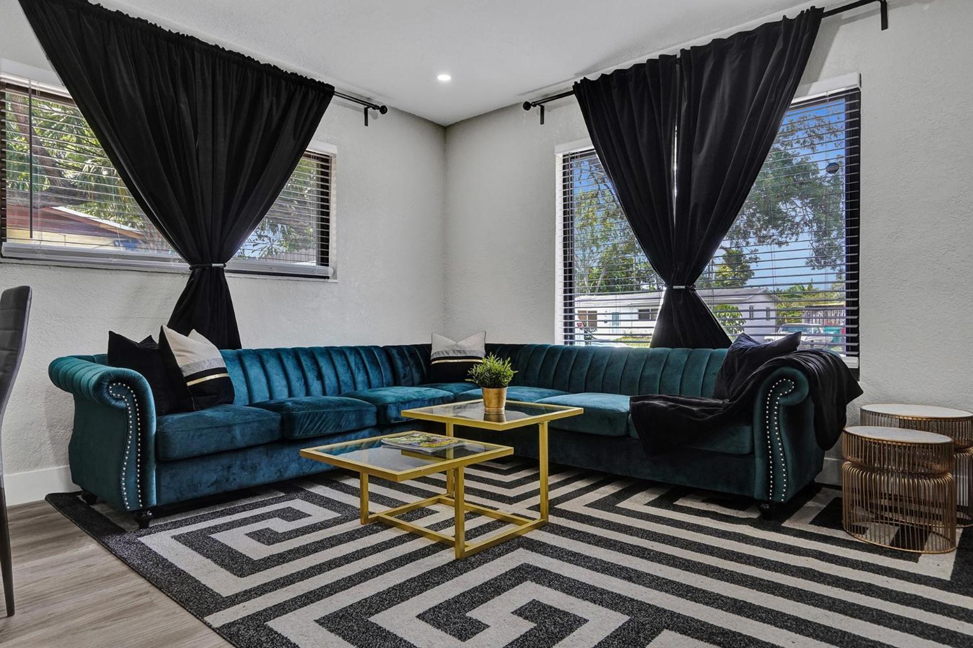 Newly Renovated/Near Sunny Isles Beach/Fre-Parking Норт Маями Бийч Екстериор снимка